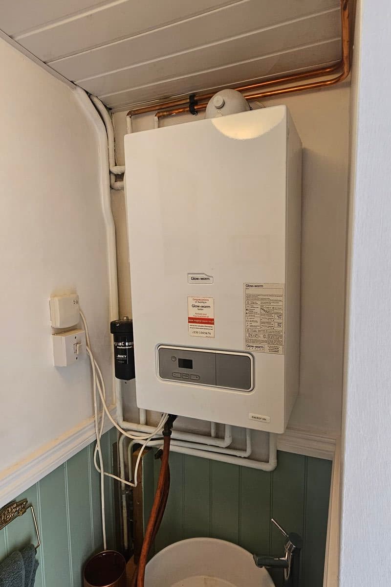 Glow-worm boiler installation Kent gas engineer